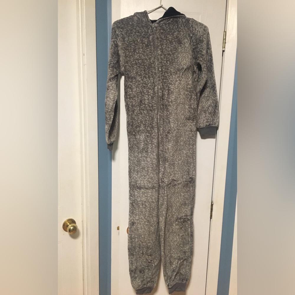 Boys zip up wolf pajama